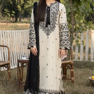 The Noir Ivory Linen Set